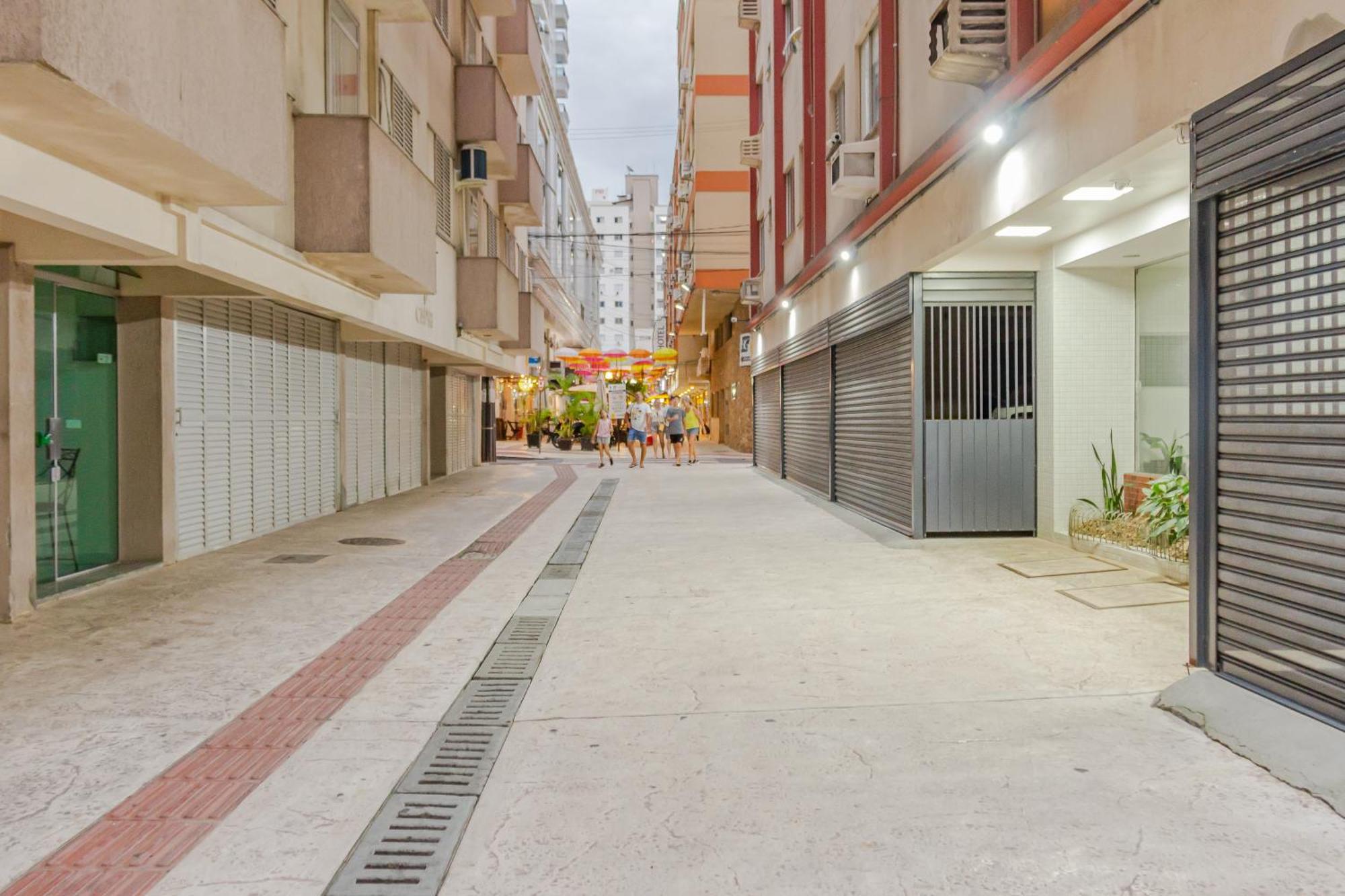 Apto Na Rua 1200, Calcadao 100m Da P2189