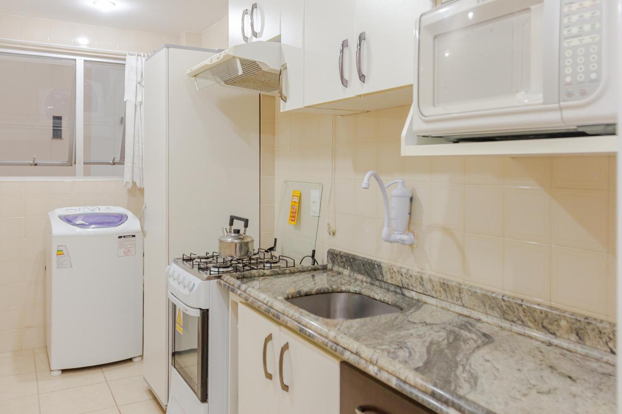 Apto Na Rua 1200, Calcadao 100m Da P2189 * Balneario Camboriu